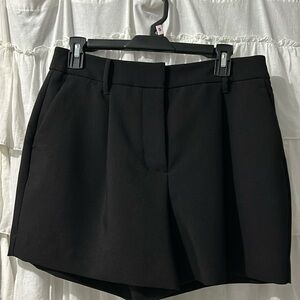 Nine West size 6 dressy casual shorts